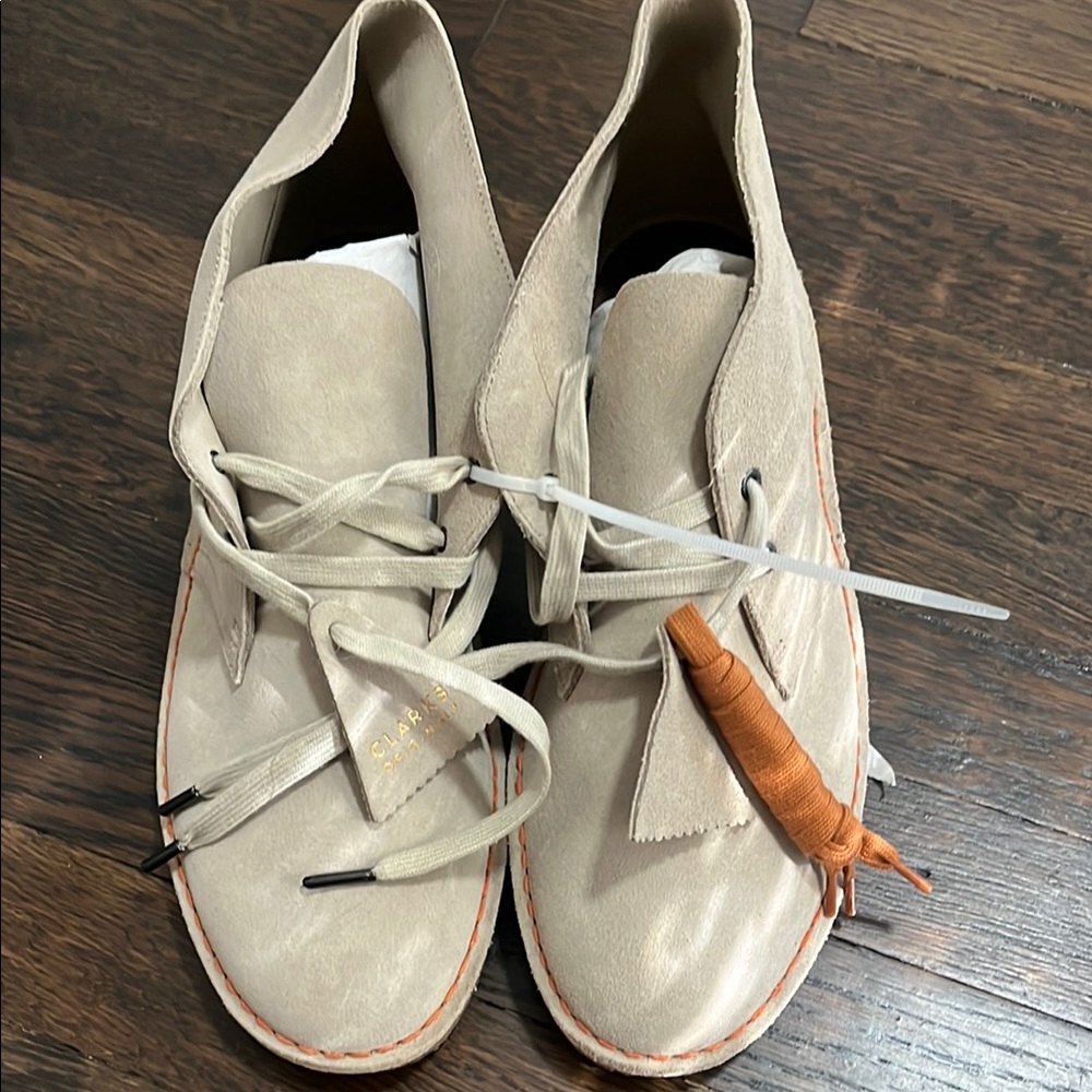 Clarks Light Tan Suede Lace-Up Desert Chukka Boots M9